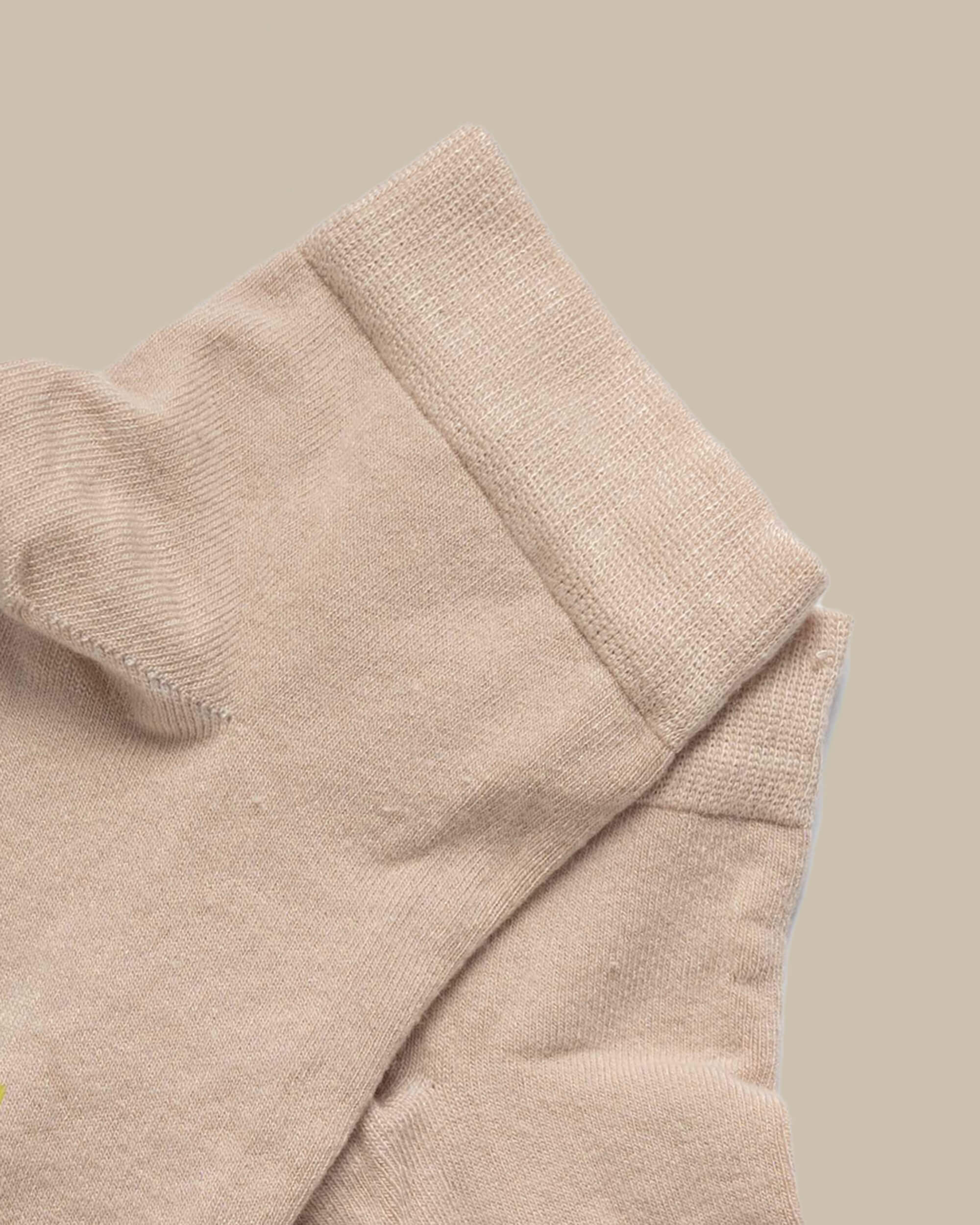 Soft Beige – Quarter